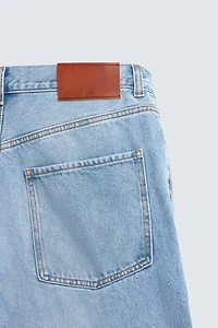 STRAIGHT FIT JEANS