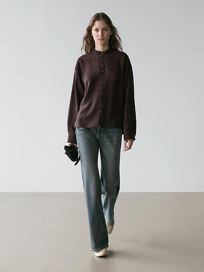 Flowing shirt with button details