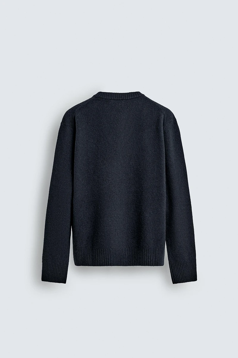 PULL EN LAINE À COL V AARON LEVINE X ZARA