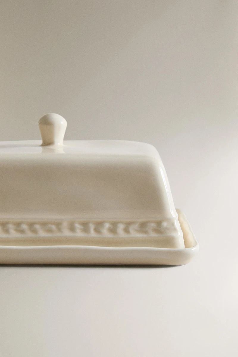 STONEWARE RAISED DESIGN BUTTER DISH