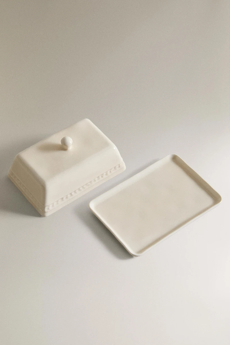STONEWARE RAISED DESIGN BUTTER DISH