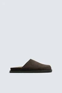SABOTS EN CUIR