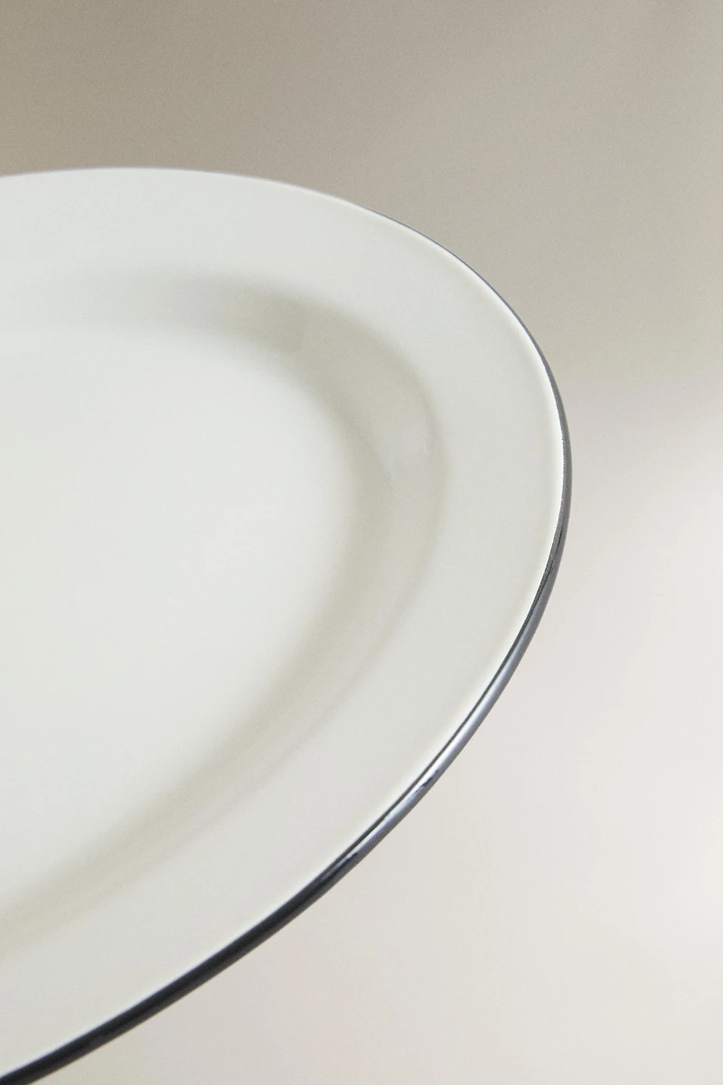 IRON RIM SERVING DISH