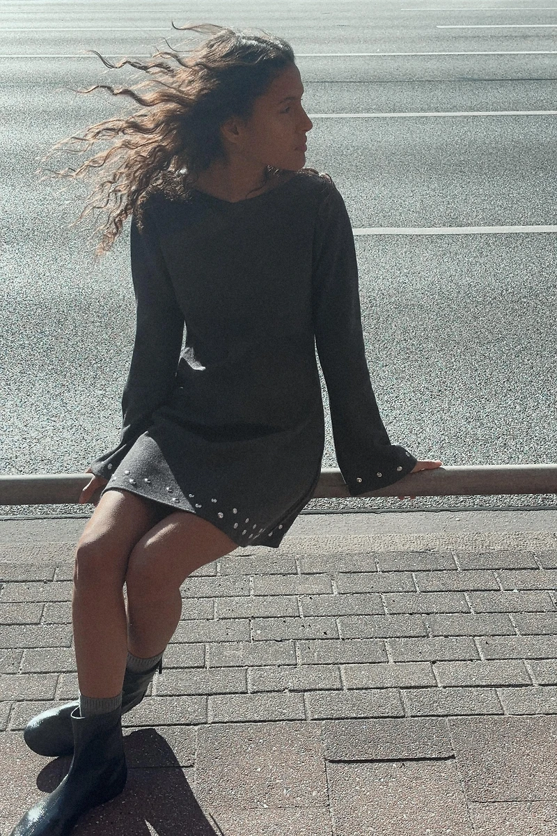 ROBE COURTE SOFT À CLOUS