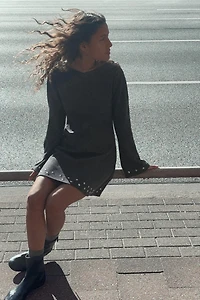 ROBE COURTE SOFT À CLOUS