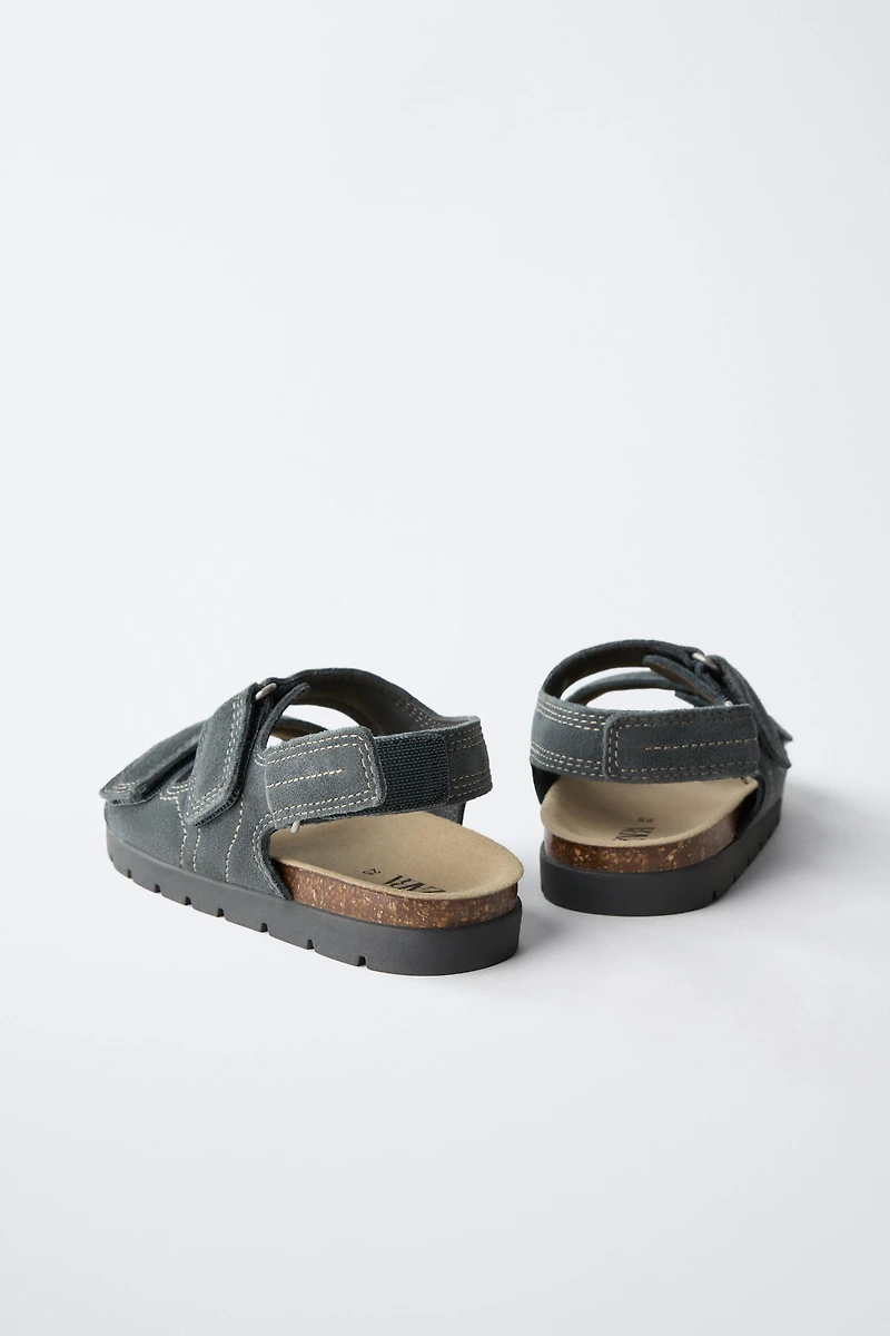 SANDALES EN CUIR