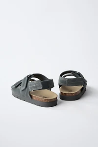SANDALES EN CUIR