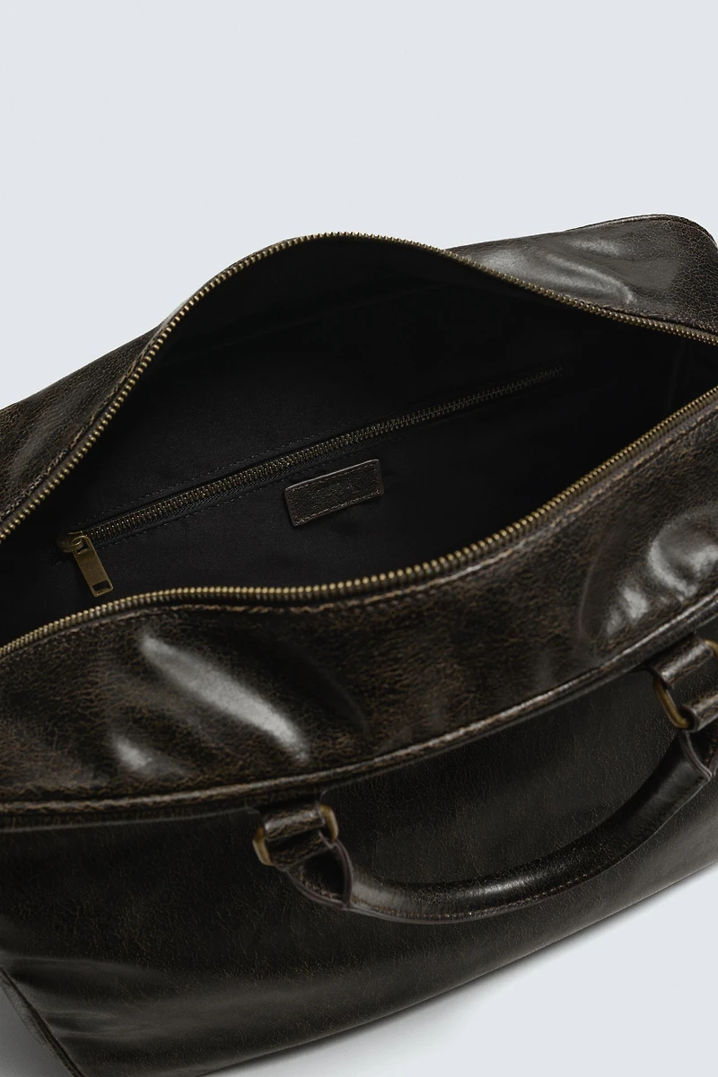 CRACKLED DUFFEL BAG