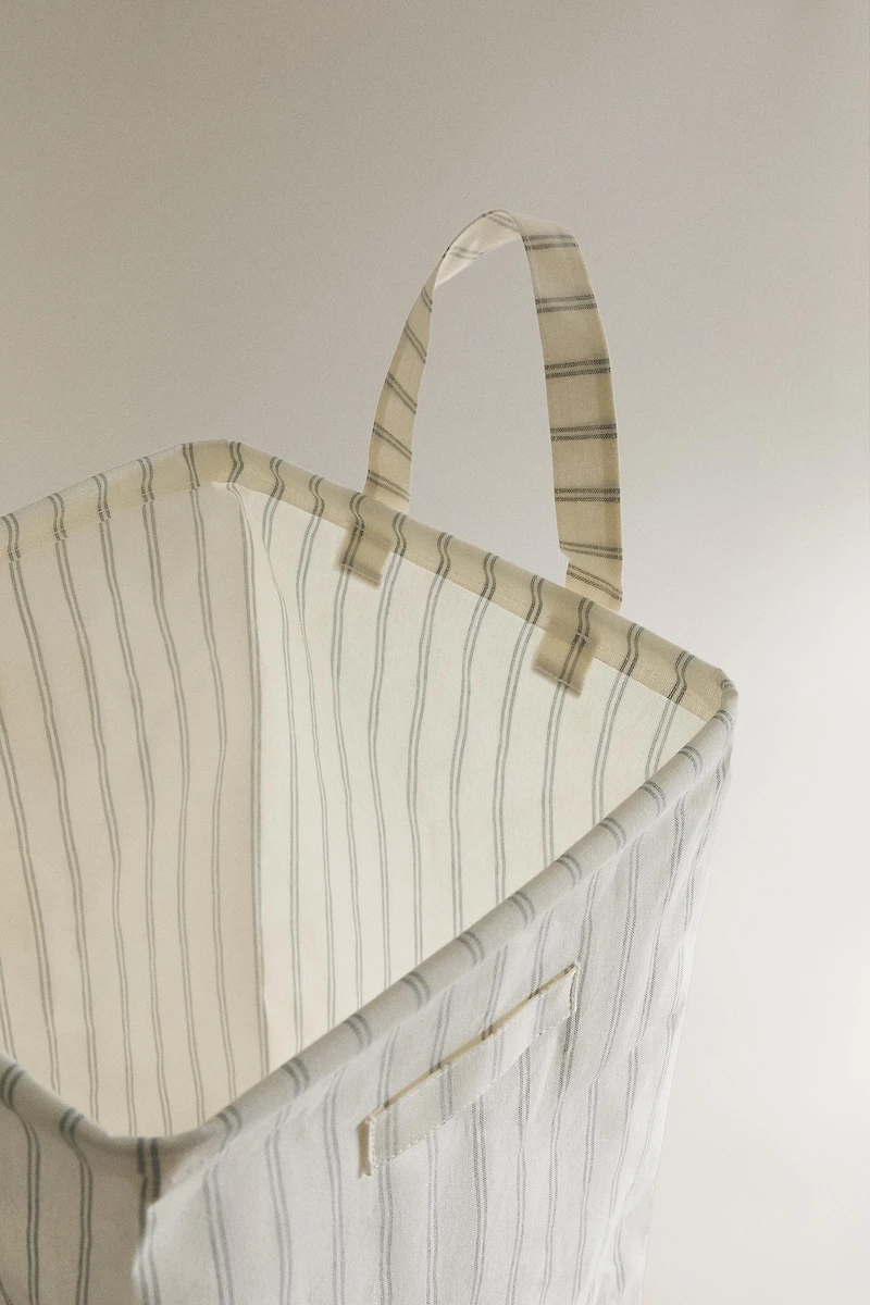 STRIPED LAUNDRY HAMPER