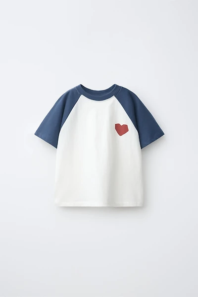 T-SHIRT À MANCHES RAGLAN CŒUR