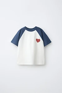 T-SHIRT À MANCHES RAGLAN CŒUR