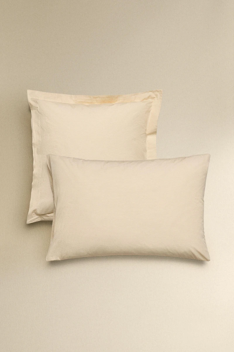 STRIPED PRINT PILLOWCASE