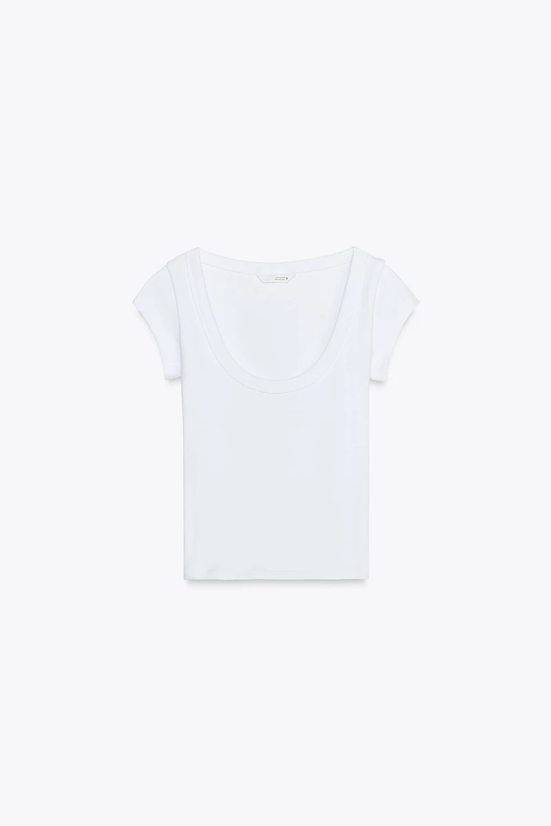 SCOOP NECK TOP
