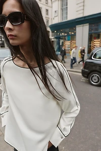 CONTRAST PIPING CREPE BLOUSE