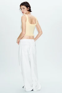 RIBBED RUFFLE TOP