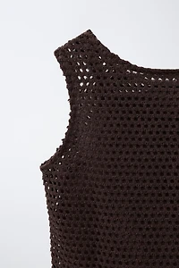 CROCHET FLORAL KNIT TOP