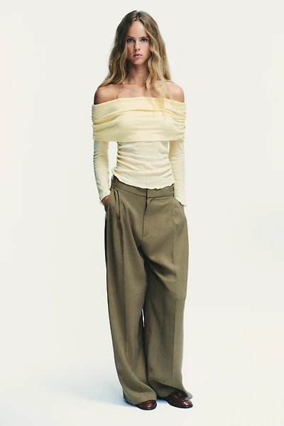 STRAPLESS RUCHED TOP