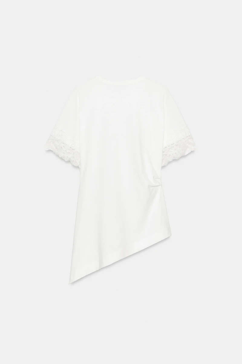 T-SHIRT ASYMÉTRIQUE EN DENTELLE