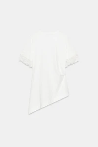 T-SHIRT ASYMÉTRIQUE EN DENTELLE