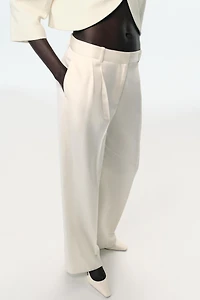 PLEATED STRAIGHT LEG PANTS