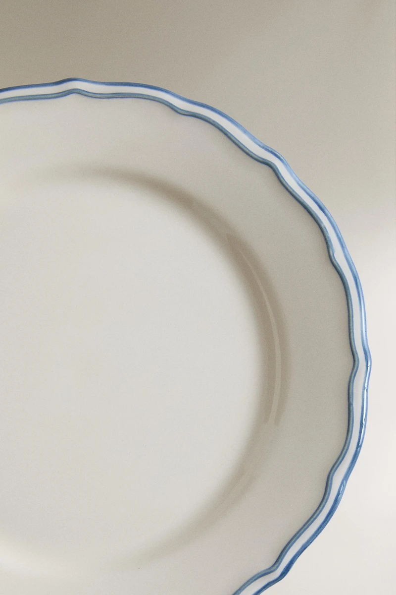 WAVY EARTHENWARE DESSERT PLATE WITH RIM