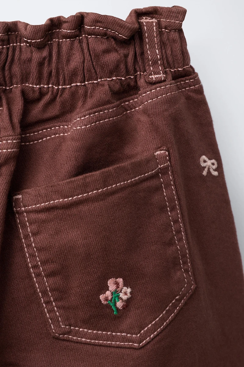 PANTALON BAGGY SERGÉ FLEURS BRODÉES
