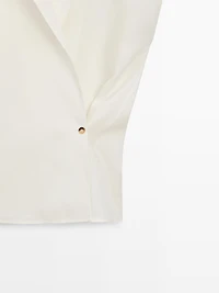 Linen waistcoat with buttons