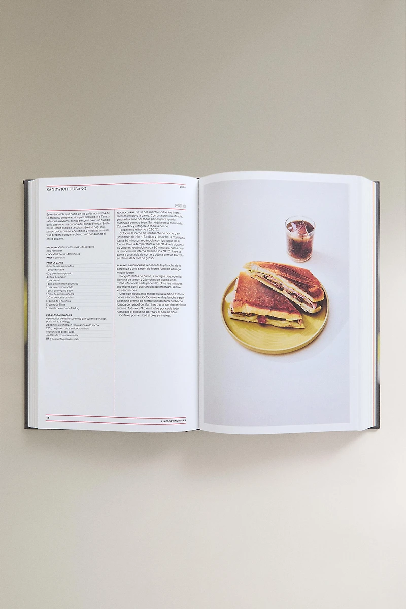WORLDWIDE BARBECUE, ROASTS, AND GRILLING BOOK (SPANISH)
