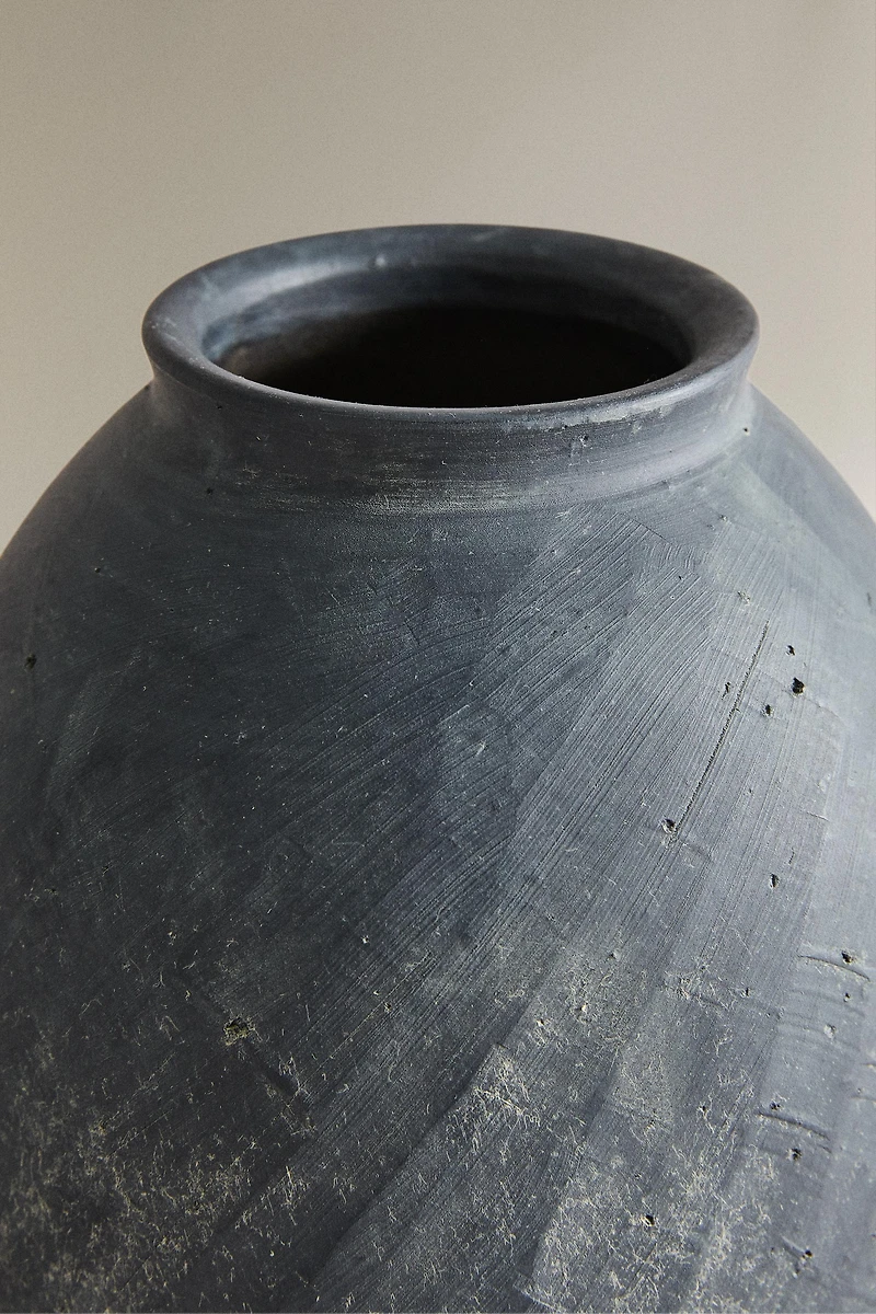 TEXTURED CERAMIC VASE
