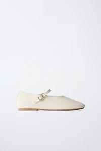 BALLERINES À BOUCLE