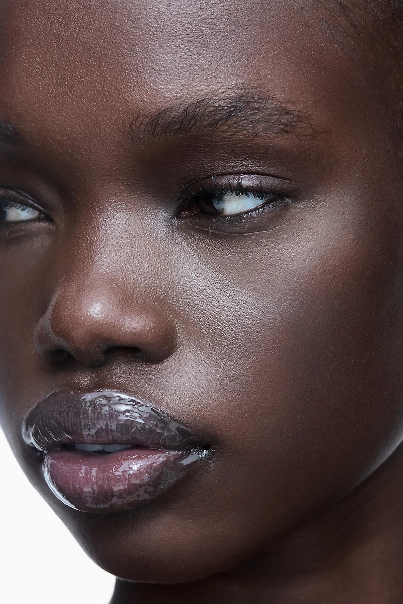 LIP OIL