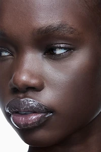 LIP OIL