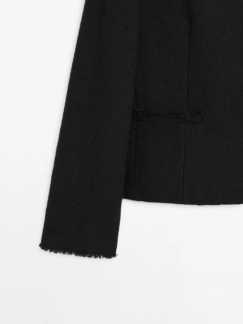 Cropped jacket with buttons