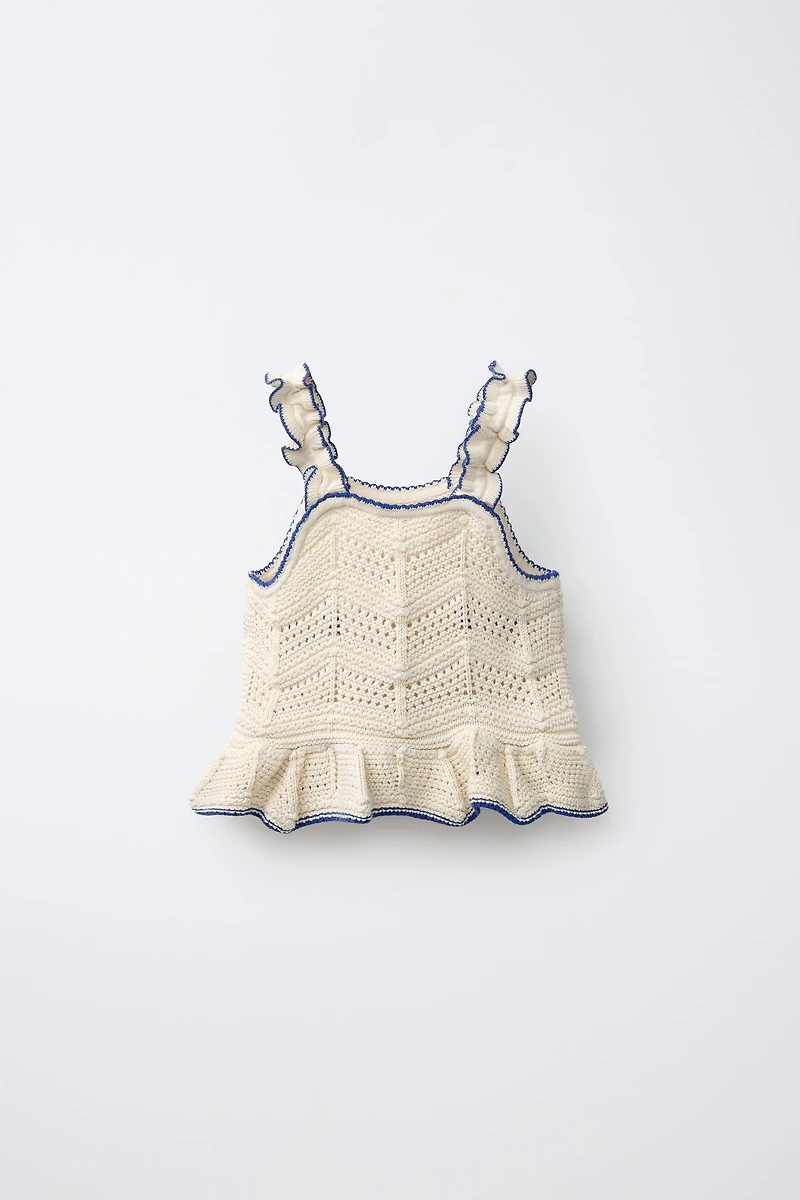 EMBROIDERED FLOWER KNIT TOP