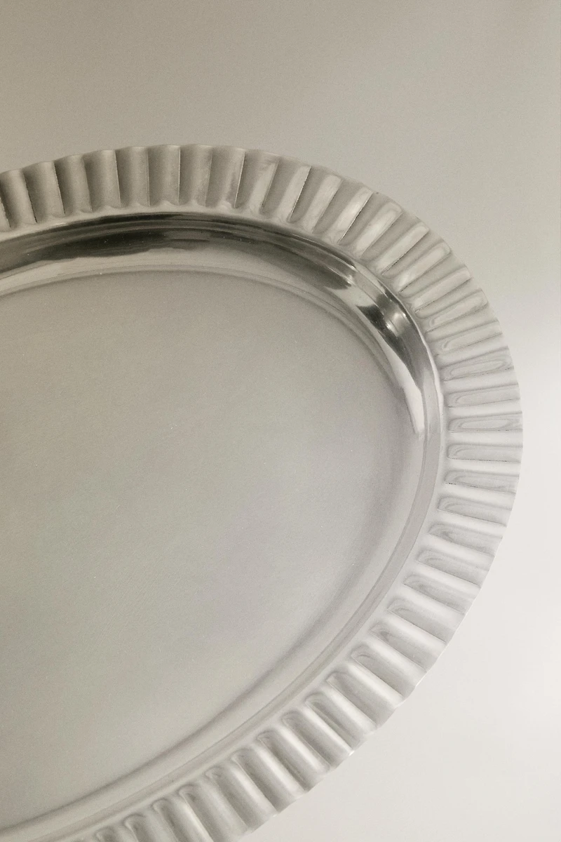 WAVY METAL BATH TRAY