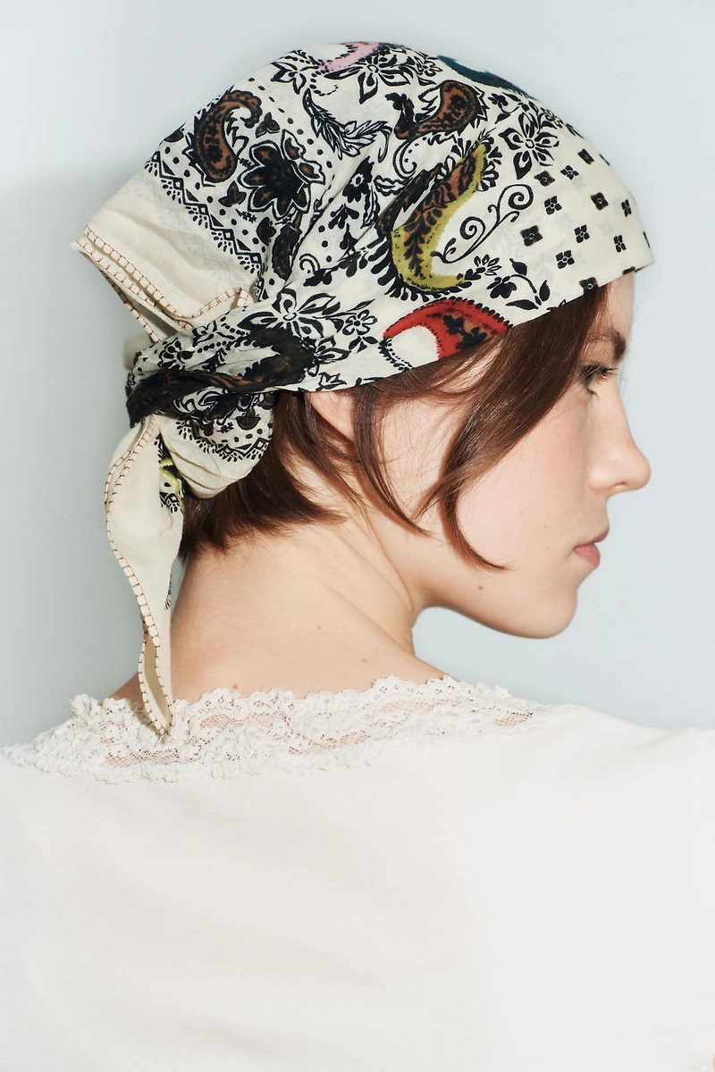FOULARD BANDANA IMPRIMÉ BRODERIES