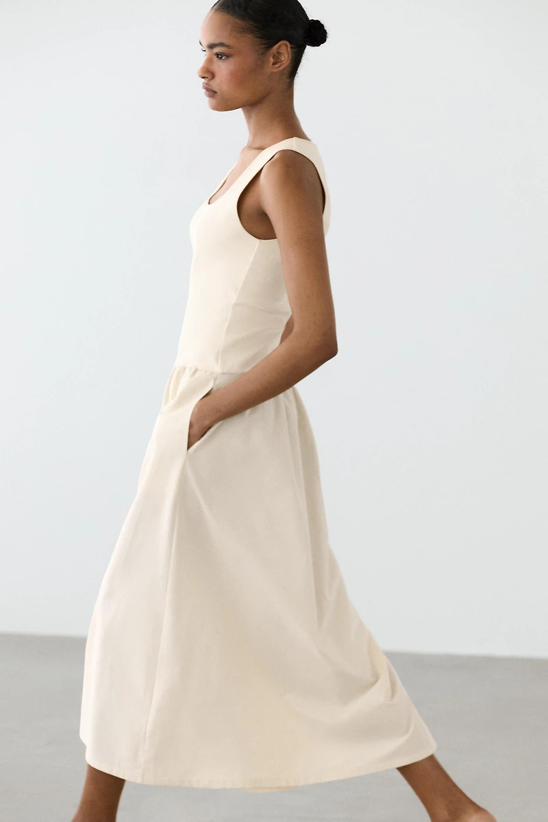 Cotton blend dress with contrast poplin