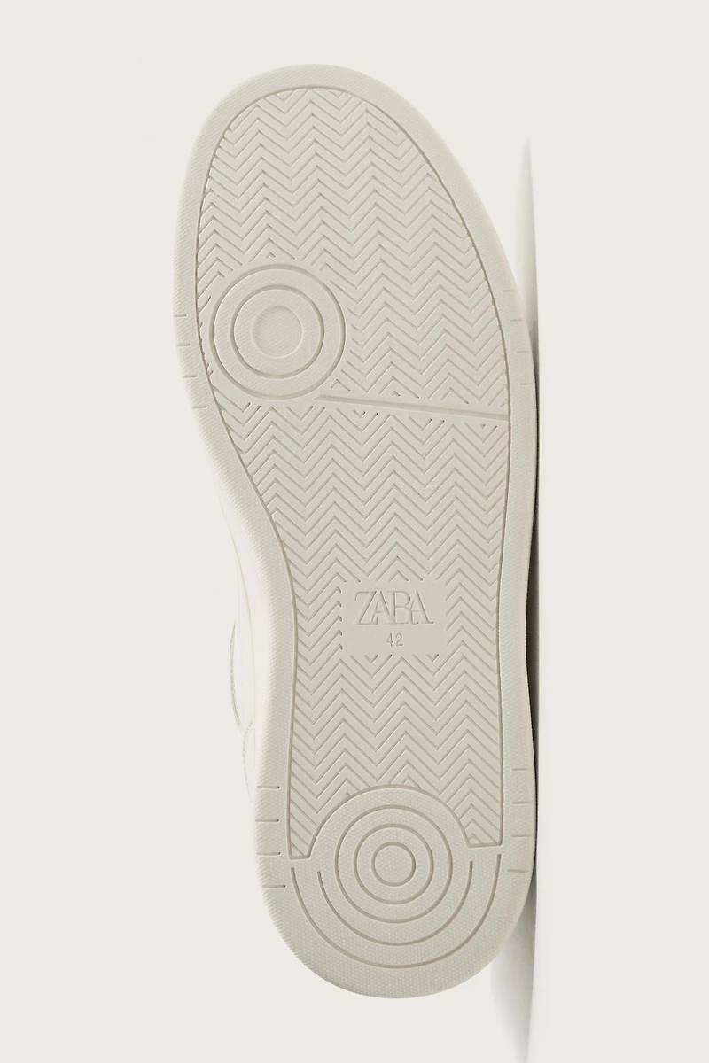 RETRO STYLE SNEAKERS