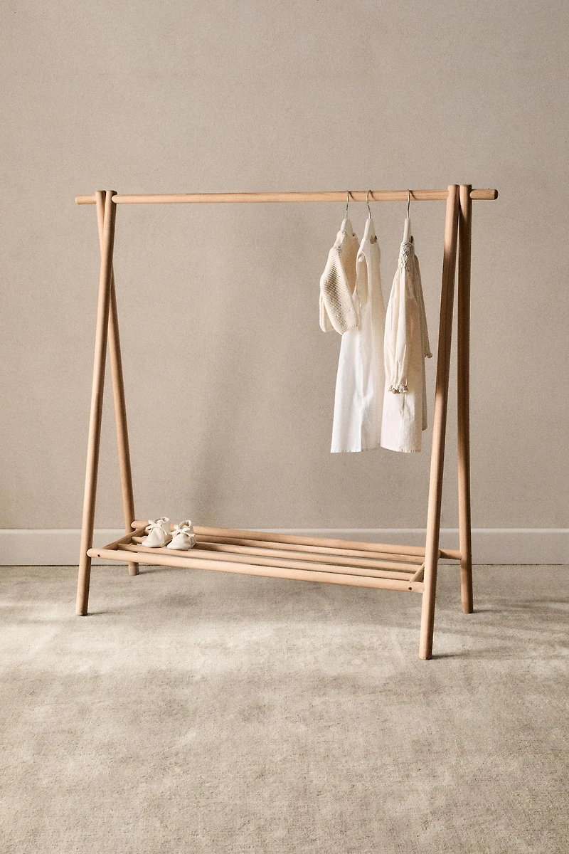 WOODEN CLOTHES RACK