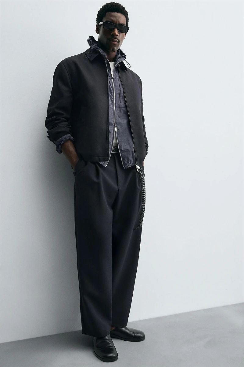 PANTALON COUPE DÉCONTRACTÉE À PLIS