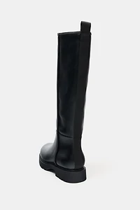 LOW-HEELED BOOTS WITH TOPSTITCHING