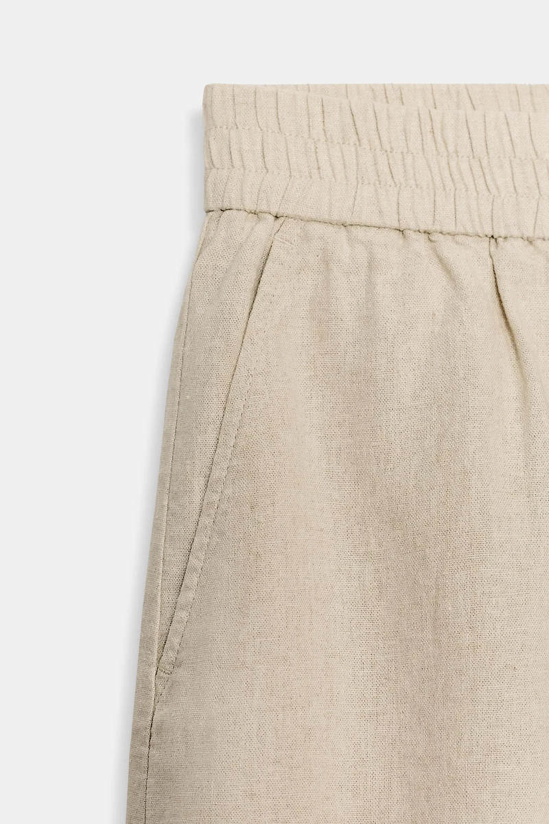 SHORT EN LIN À TAILLE ÉLASTIQUE