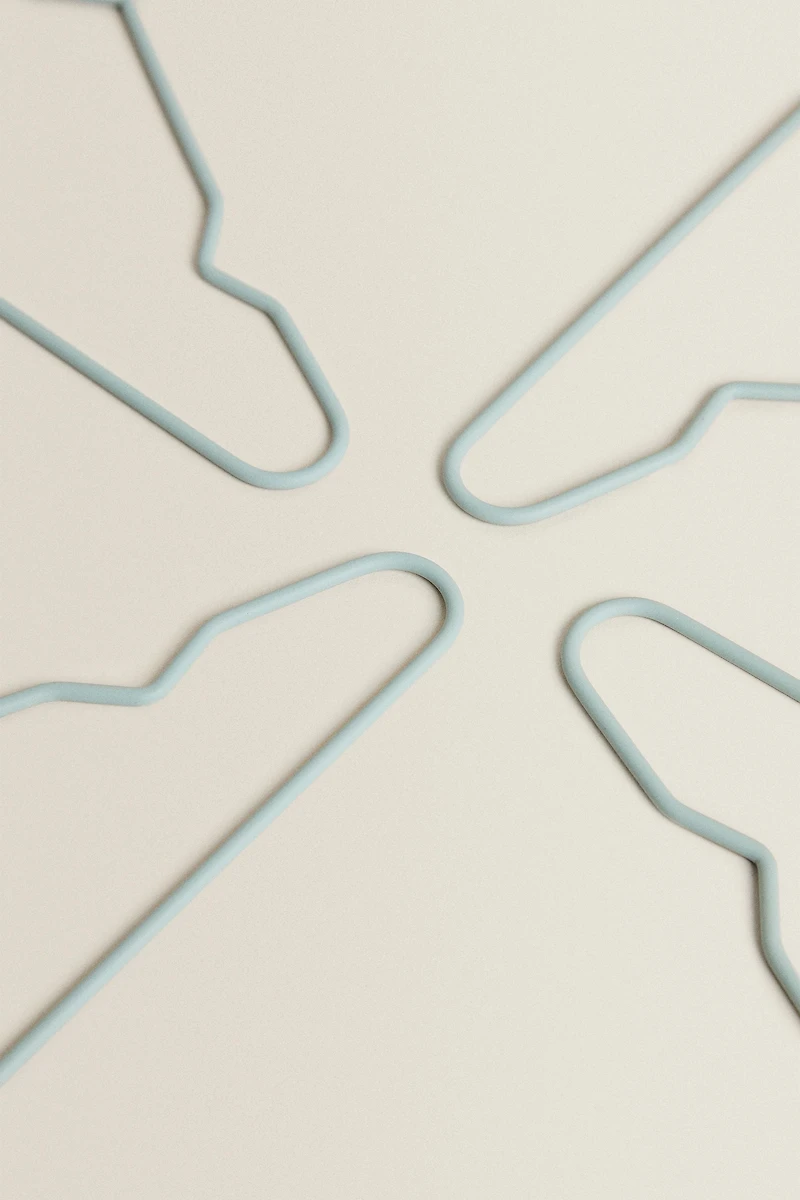 PACK OF RUBBERIZED BABY HANGERS (PACK 6)