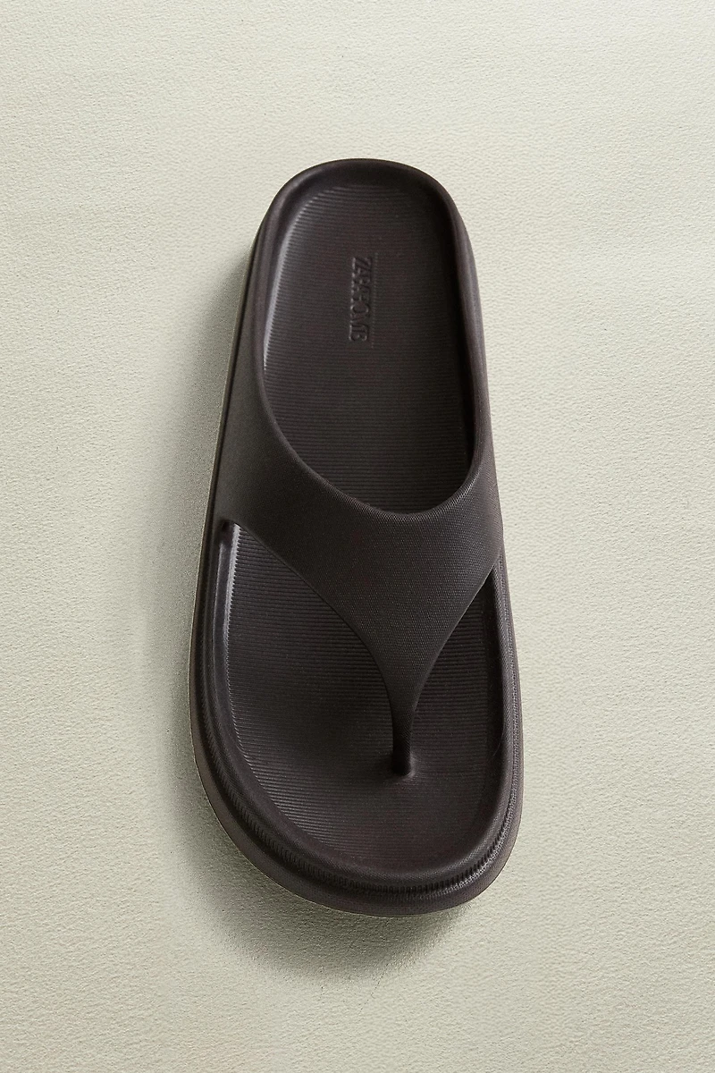 RUBBERIZED BATHROOM SANDALS