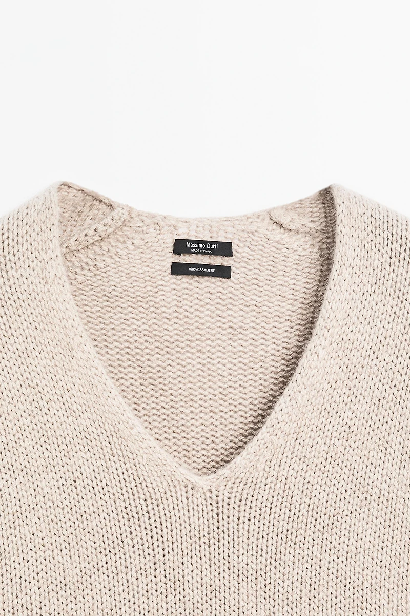100% cashmere V-neck sweater