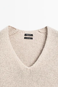 100% cashmere V-neck sweater