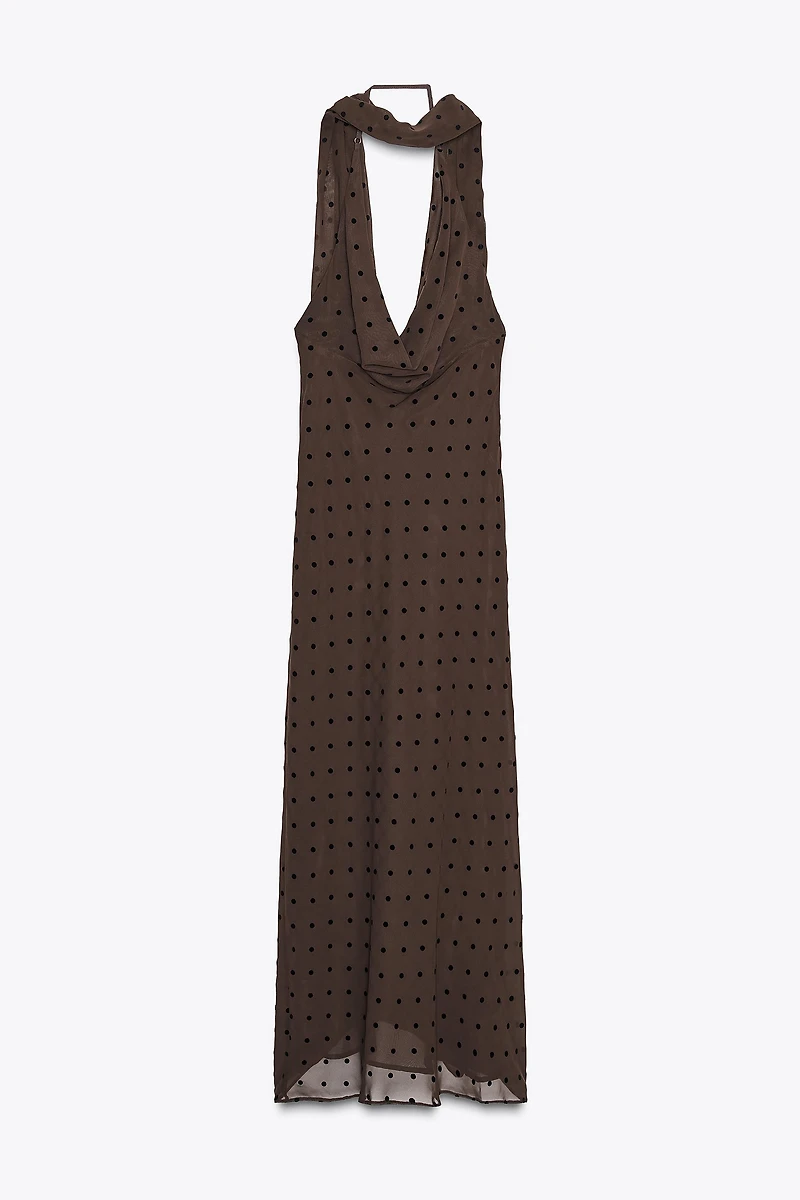 ROBE LONGUE À POIS ET FOULARD