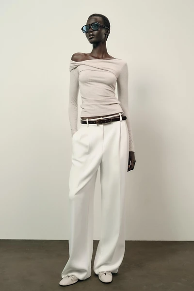 ASYMMETRIC NECK TOP