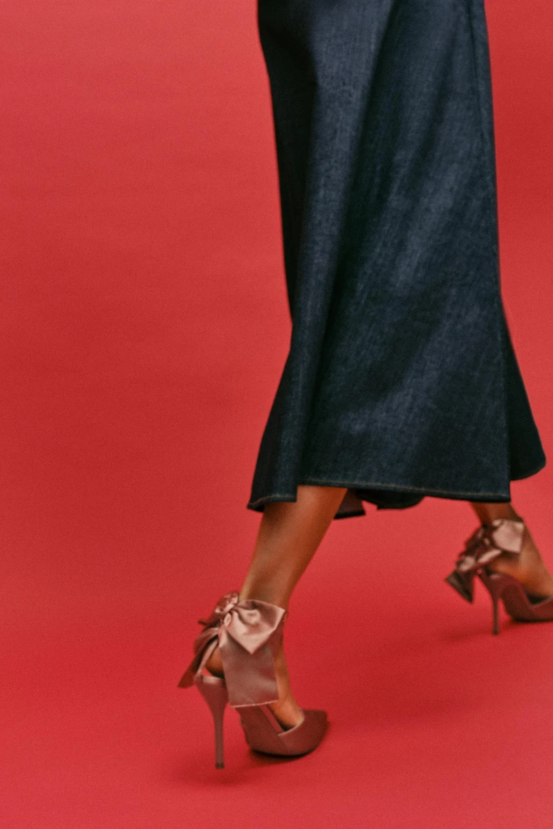 SATIN EFFECT BOW SHOES