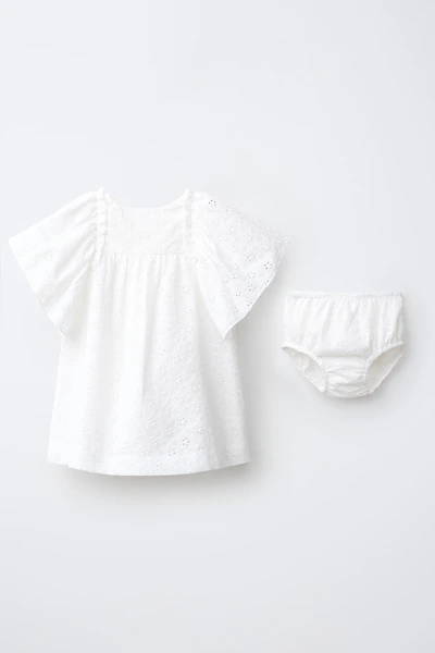 ENSEMBLE ROBE ET CULOTTE BRODÉS